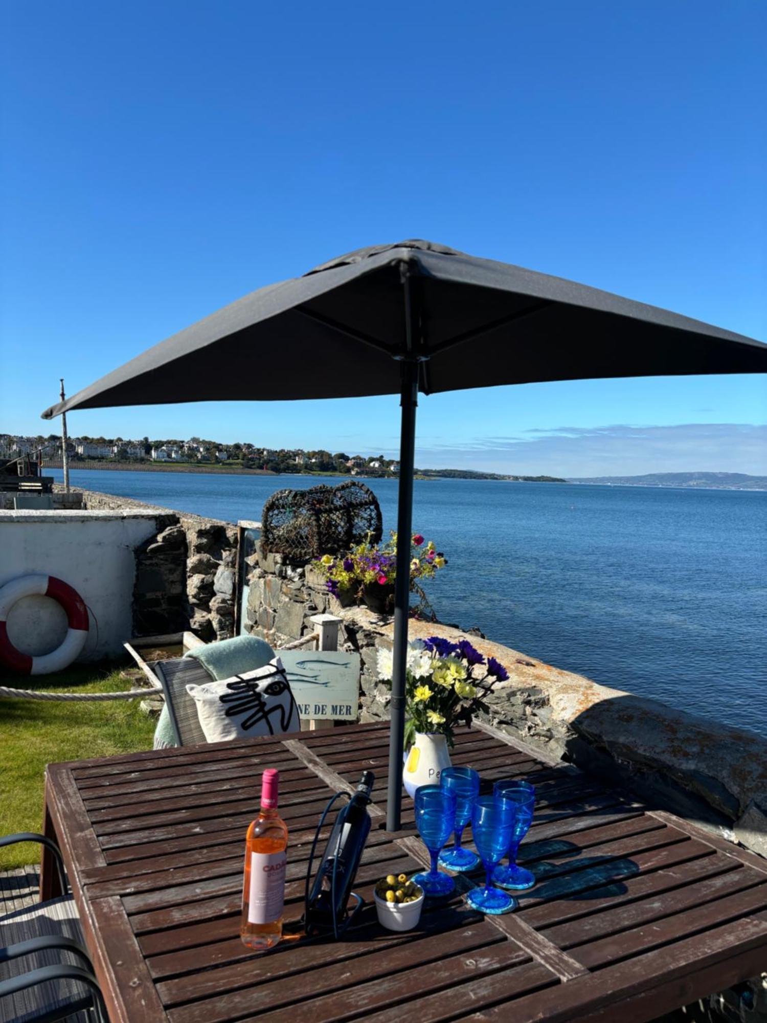 Splash Cottage Beach House With Sea Lapping Garden Bangor  Exteriér fotografie